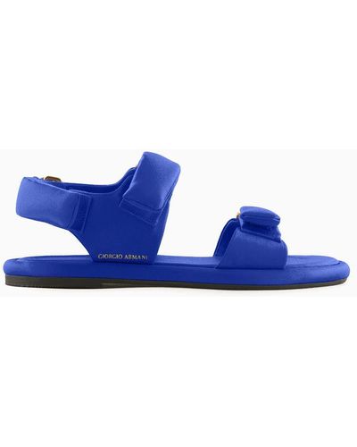 Giorgio Armani Flache, Wattierte Sandalen Aus Satin - Blau