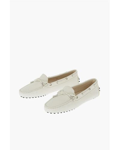Tod's Textured Leather Boat Loafers With Bow - White