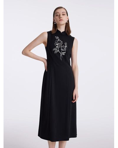 GOELIA New-Chinese Style Embroidered Qipao Midi Dress - Black