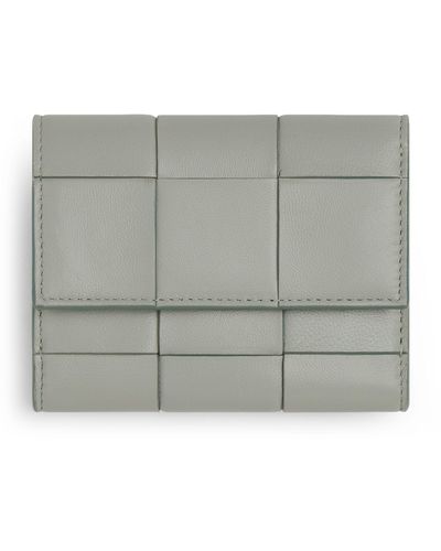 Bottega Veneta Leather Intreccio Trifold Wallet - Gray