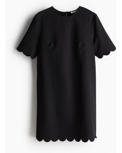 H&M Kleid mit Wellenkanten - Schwarz