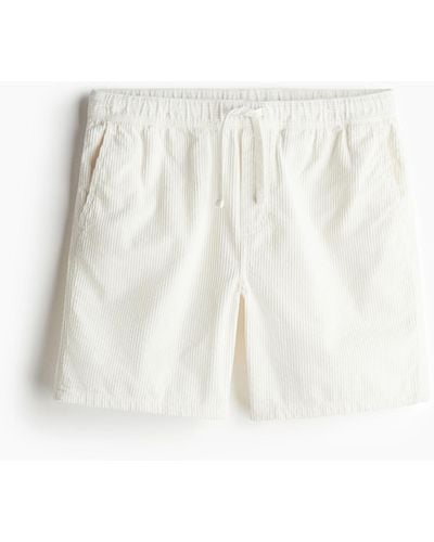 H&M Short Regular Fit en velours côtelé - Blanc