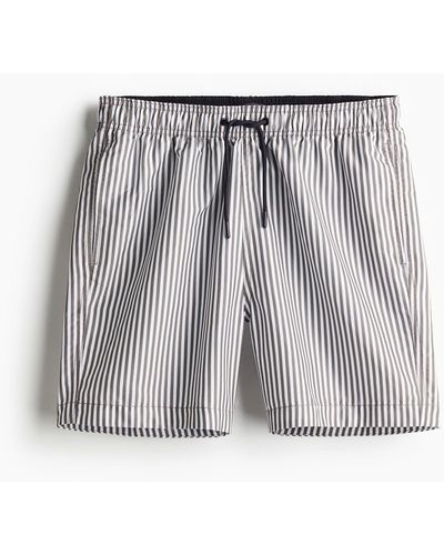 H&M Gemusterte Badeshorts - Grau