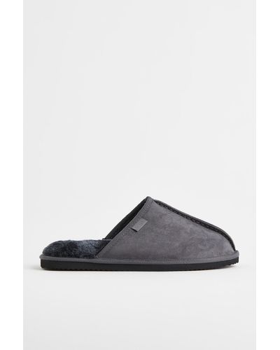 H&M Chaussons doublés bouclette - Gris