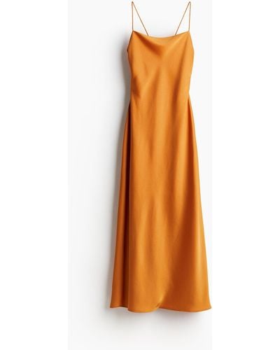 H&M Robe en satin avec dos ouvert - Orange
