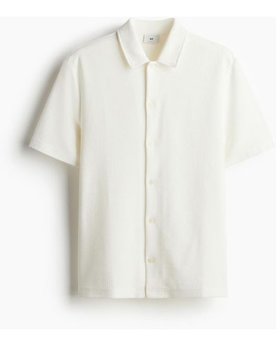 H&M Kurzarmhemd aus Jersey in Regular Fit - Weiß