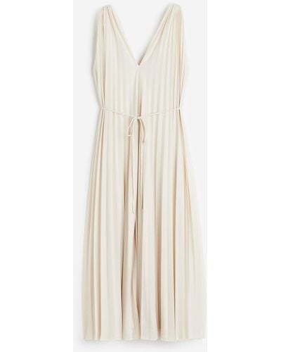 H&M Plissiertes Kleid in A-Linie - Weiß