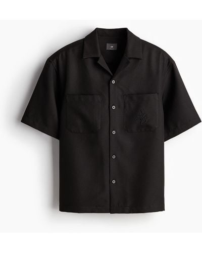 H&M Kurzarm-Freizeithemd aus Twill in Regular Fit - Schwarz