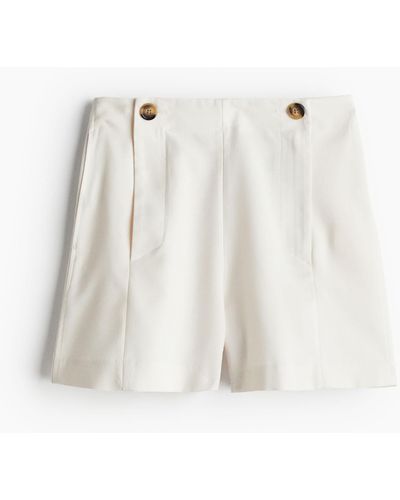 H&M Shorts mit Zierknöpfen - Weiß