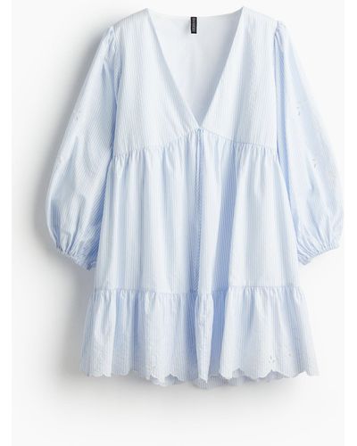 H&M Kleid mit Ballonärmeln und Broderie Anglaise - Blau