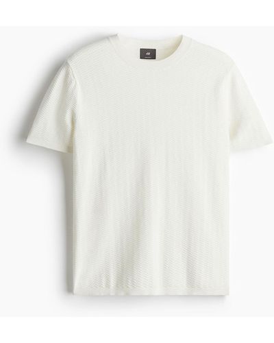 H&M T-Shirt aus Strukturstrick in Regular Fit - Weiß