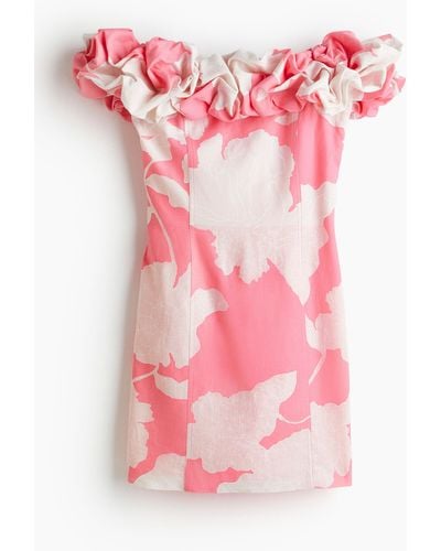 H&M Schulterfreies Kleid mit Volants - Pink