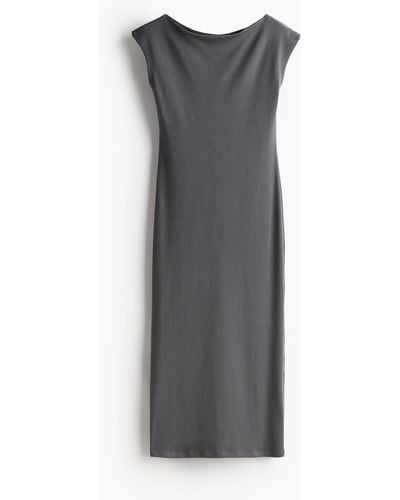 H&M Jerseykleid mit U-Boot-Ausschnitt - Grau
