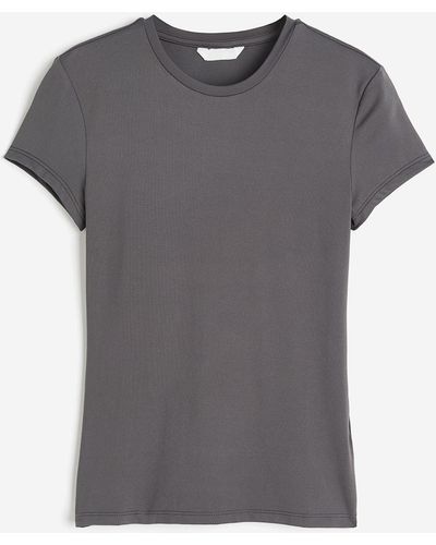 H&M Figurnahes T-Shirt aus Mikrofaser - Grau