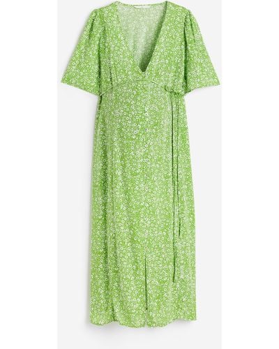 H&M MAMA Kleid mit V-Ausschnitt - Grün