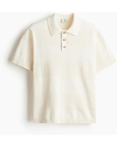 H&M Geripptes Poloshirt in Regular Fit - Weiß
