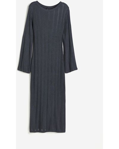 H&M Bodycon-Kleid aus Strukturstrick - Schwarz
