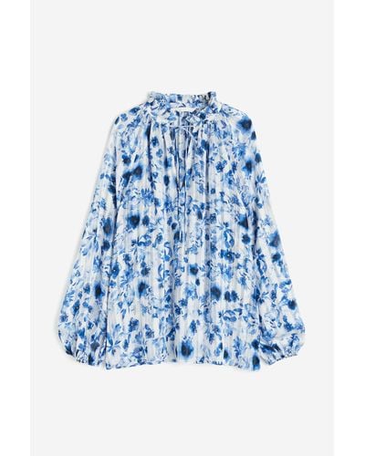 H&M Crêpe-Bluse mit Volants - Blau