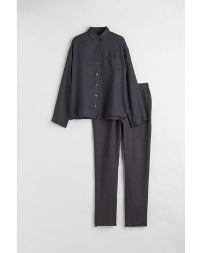 H&M Pyjama aus gewaschenem Leinen - Grau