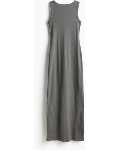 H&M Geripptes Bodycon-Kleid - Grau