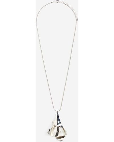H&M Halsketting Met Bladvormige Hanger - Wit
