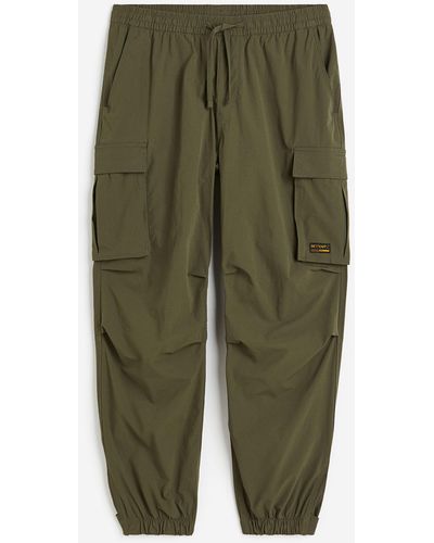 H&M Cargojoggers aus Nylon in Relaxed Fit - Grün