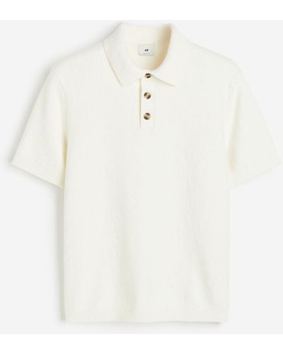 H&M Poloshirt aus Bouclé in Regular Fit - Weiß
