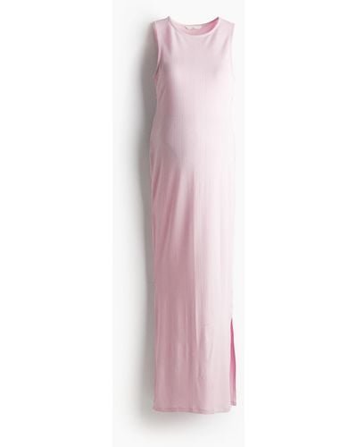 H&M MAMA Geripptes Kleid - Pink