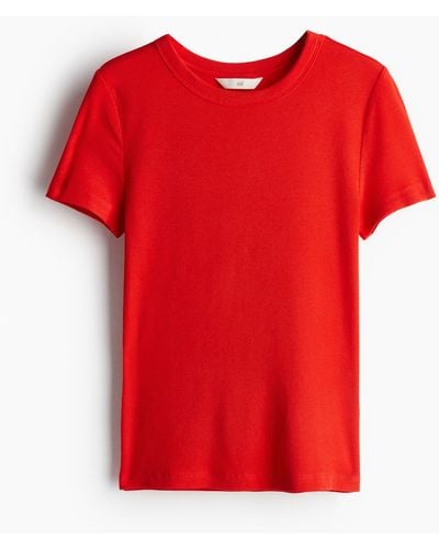 H&M Geripptes T-Shirt aus Modalmix - Rot