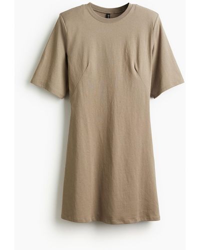 H&M T-Shirt-Kleid mit Schulterpolstern - Natur