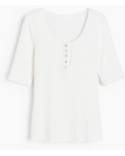 H&M Geripptes Henleyshirt - Weiß