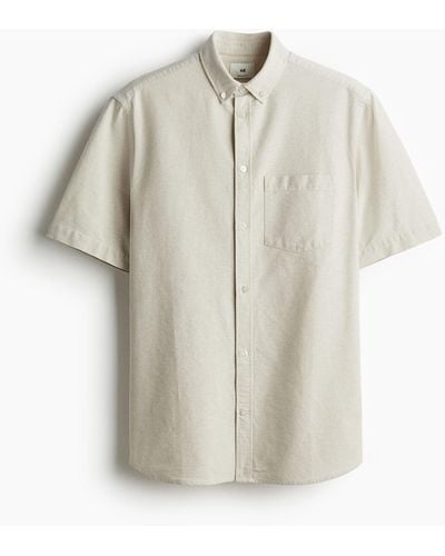 H&M Kurzärmeliges Oxford-Hemd in Regular Fit - Weiß