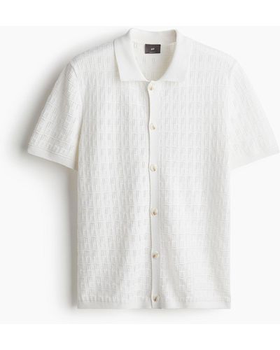 H&M Shirt aus Pointellestrick in Regular Fit - Weiß