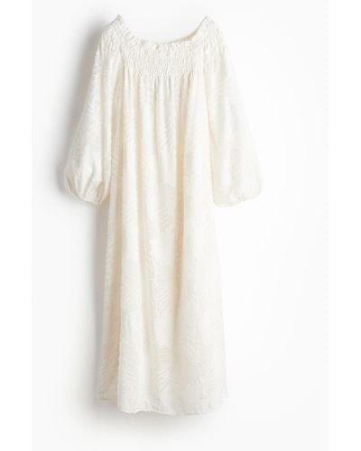 H&M Robe épaules nues en tissu jacquard - Blanc