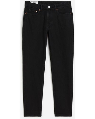 H&M Regular Tapered Jeans - Schwarz