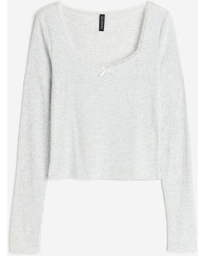 H&M Geripptes Shirt mit Spitze - Weiß