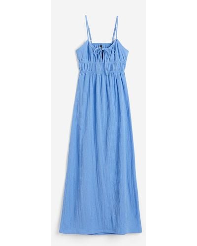 H&M Robe froissée avec détail à nouer - Bleu