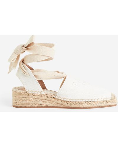 H&M Espadrilles mit Bindebändern - Weiß