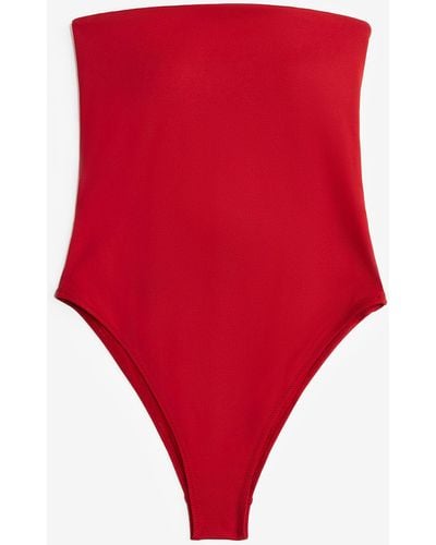 H&M Bandeau-Badeanzug mit wattierten Cups und High Leg - Rot