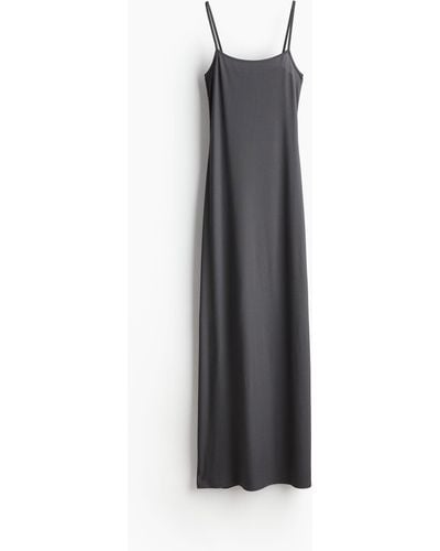 H&M Geripptes Bodycon-Kleid - Grau
