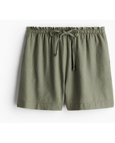 H&M Shorts aus Leinenmix - Grün