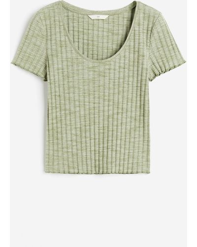 H&M Geripptes T-Shirt mit tiefem Ausschnitt - Grün