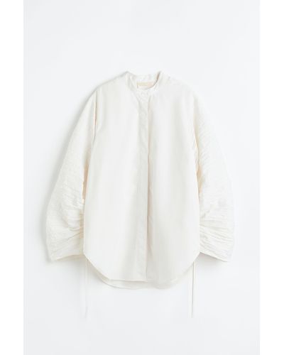 H&M Oversized Bluse mit gerafften Ärmeln - Weiß