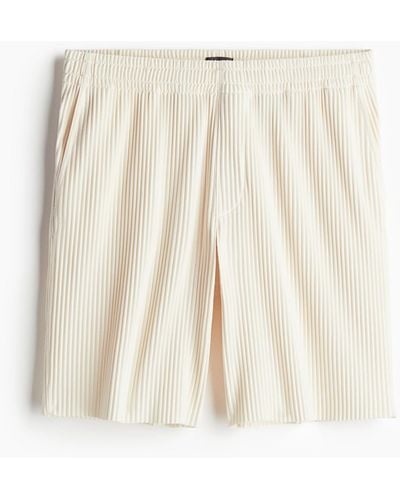 H&M Plissee-Shorts in Regular Fit - Natur