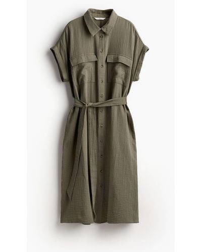 H&M Blusenkleid mit Bindegürtel - Grün
