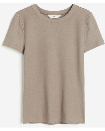 H&M Geripptes T-Shirt aus Modalmix - Braun