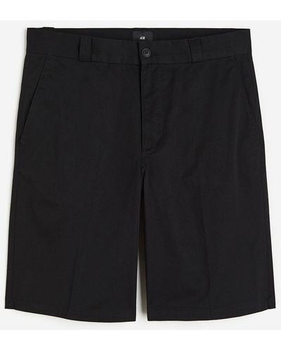 H&M Chino-Shorts in Relaxed Fit - Schwarz