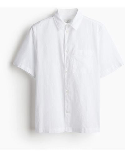 H&M Kurzarmhemd aus Leinenmix in Loose Fit - Weiß