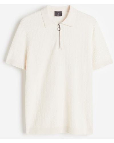 H&M Poloshirt aus Strukturstrick in Slim Fit - Weiß