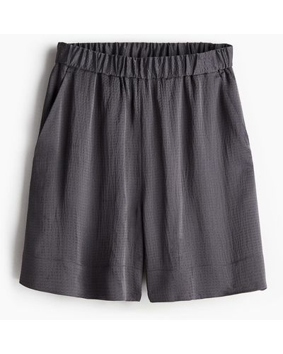 H&M Shorts aus Seidenmischung - Grau